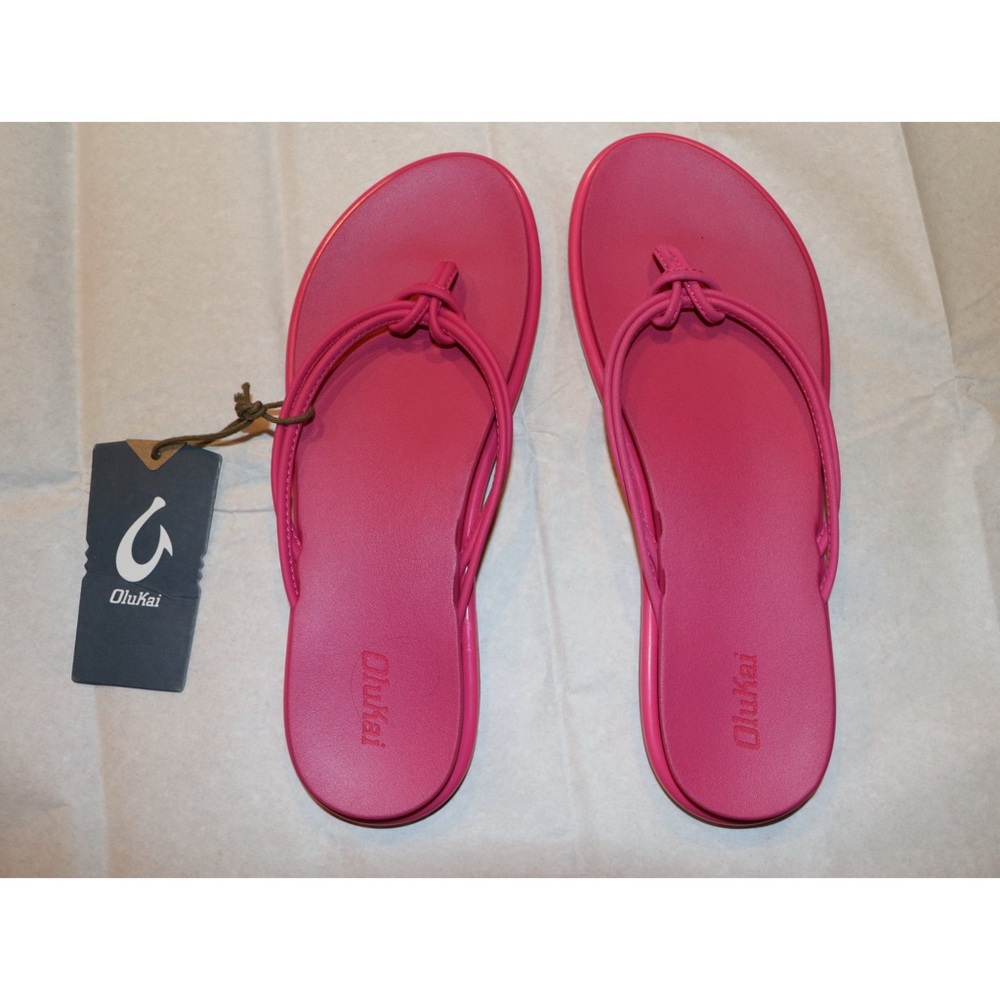 OluKai Women's Vibrant Pink Sandals